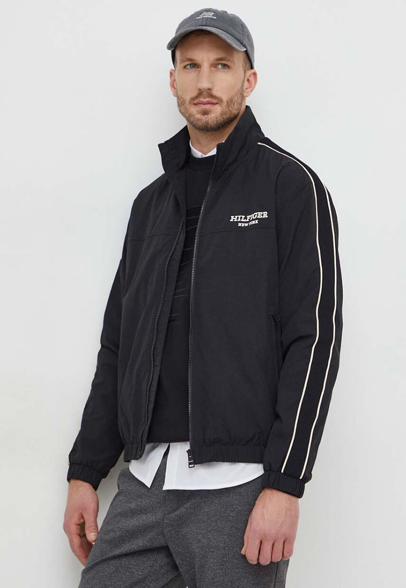 Chaqueta-Con-Rayas-Con-Logo