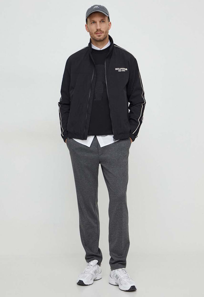 Chaqueta-Con-Rayas-Con-Logo