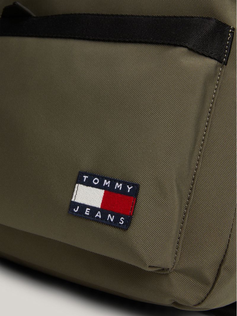 Mochila-Essential-Con-Logo-De-Parche