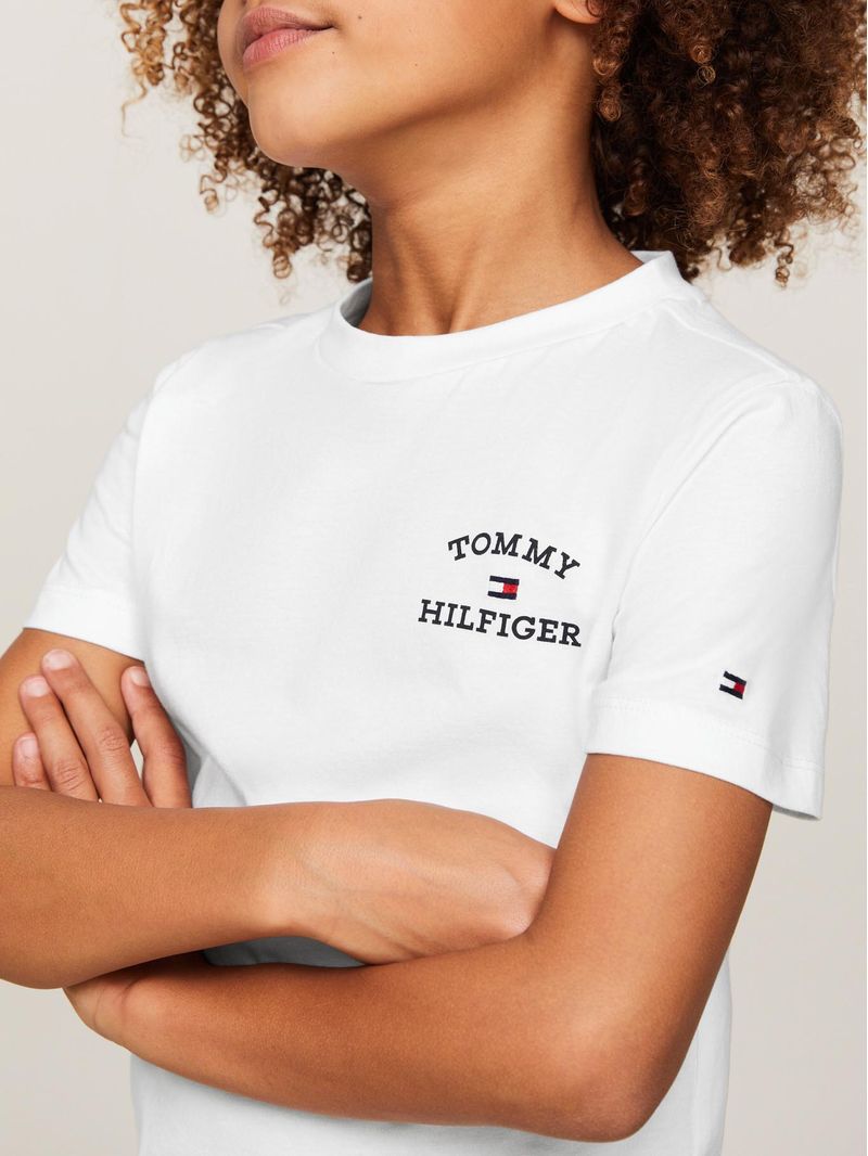 Polera-C-Neck-Con-Logo