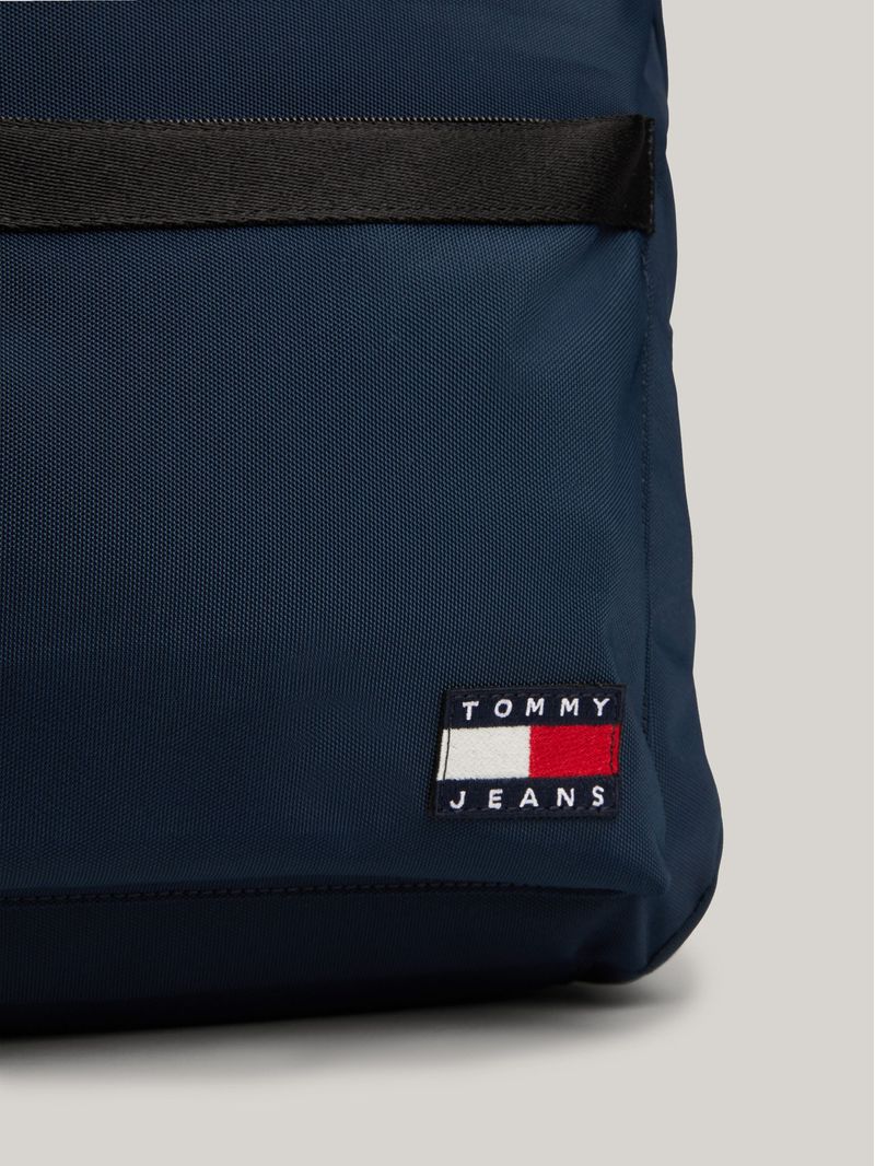 Mochila-Essential-Con-Logo-De-Parche
