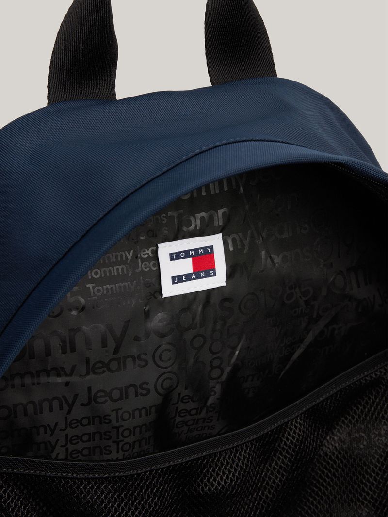Mochila-Essential-Con-Logo-De-Parche