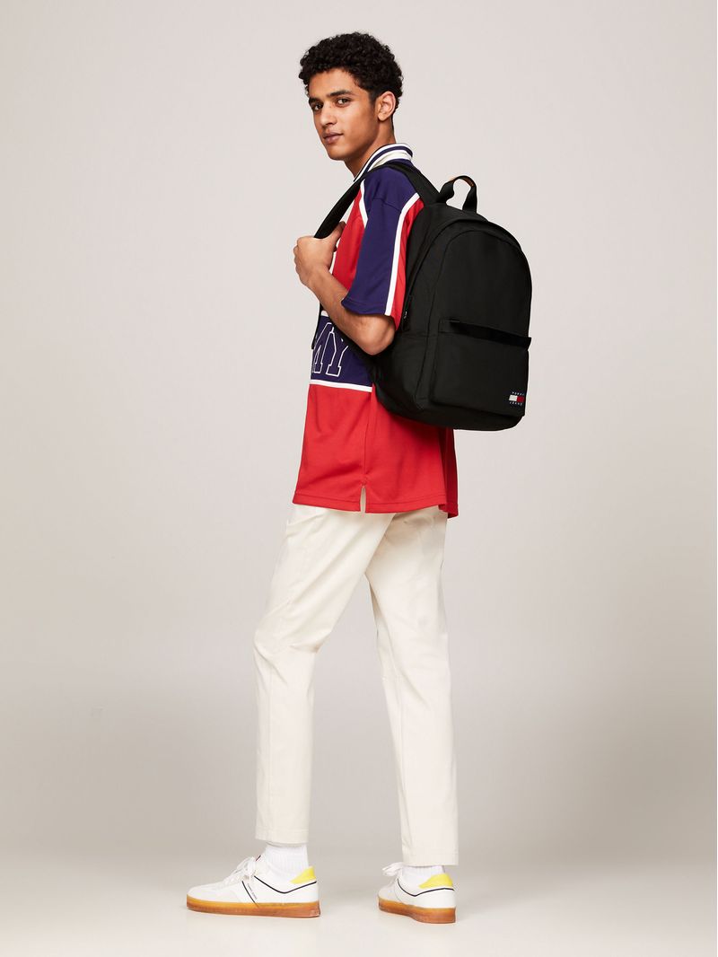 Mochila-Essential-Con-Logo-De-Parche