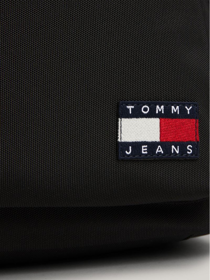 Mochila-Essential-Con-Logo-De-Parche