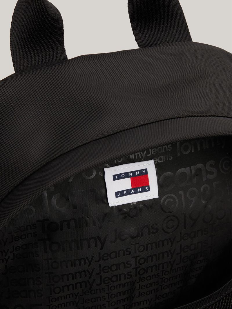Mochila-Essential-Con-Logo-De-Parche