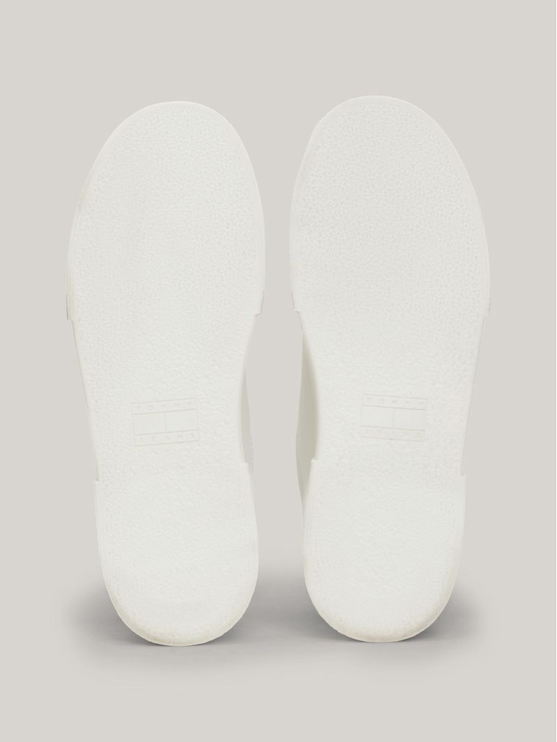 label-3