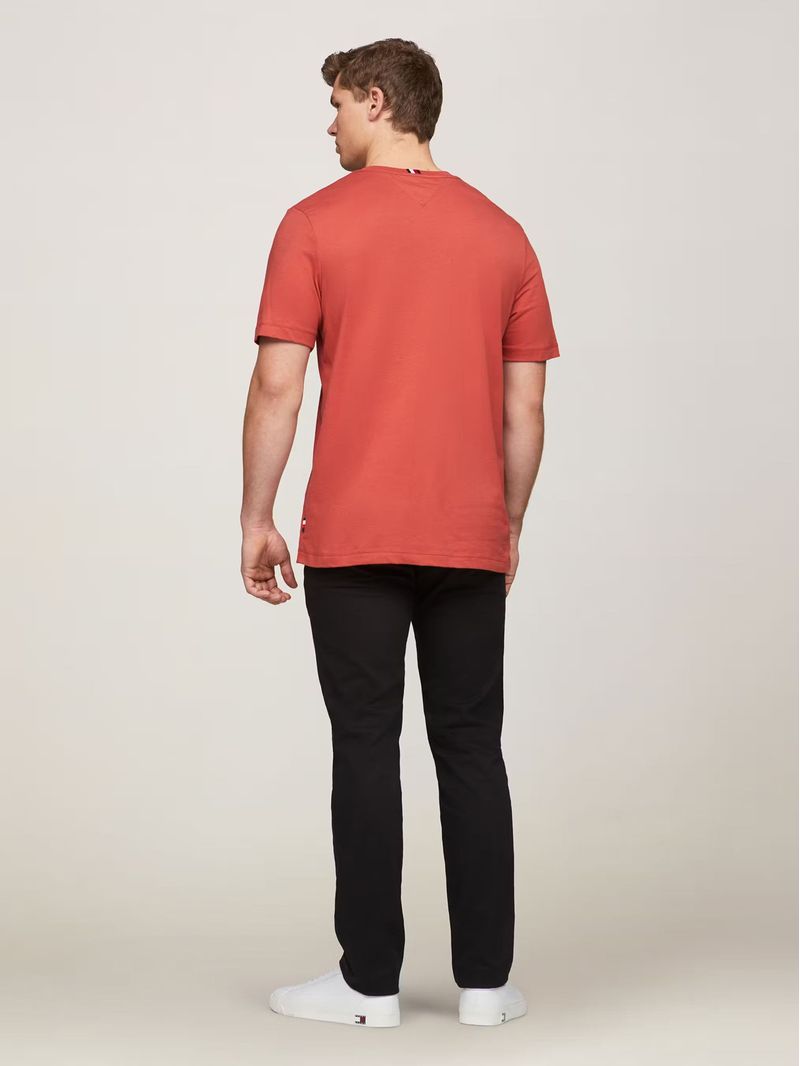 Polera-Con-Logo-Monotipo