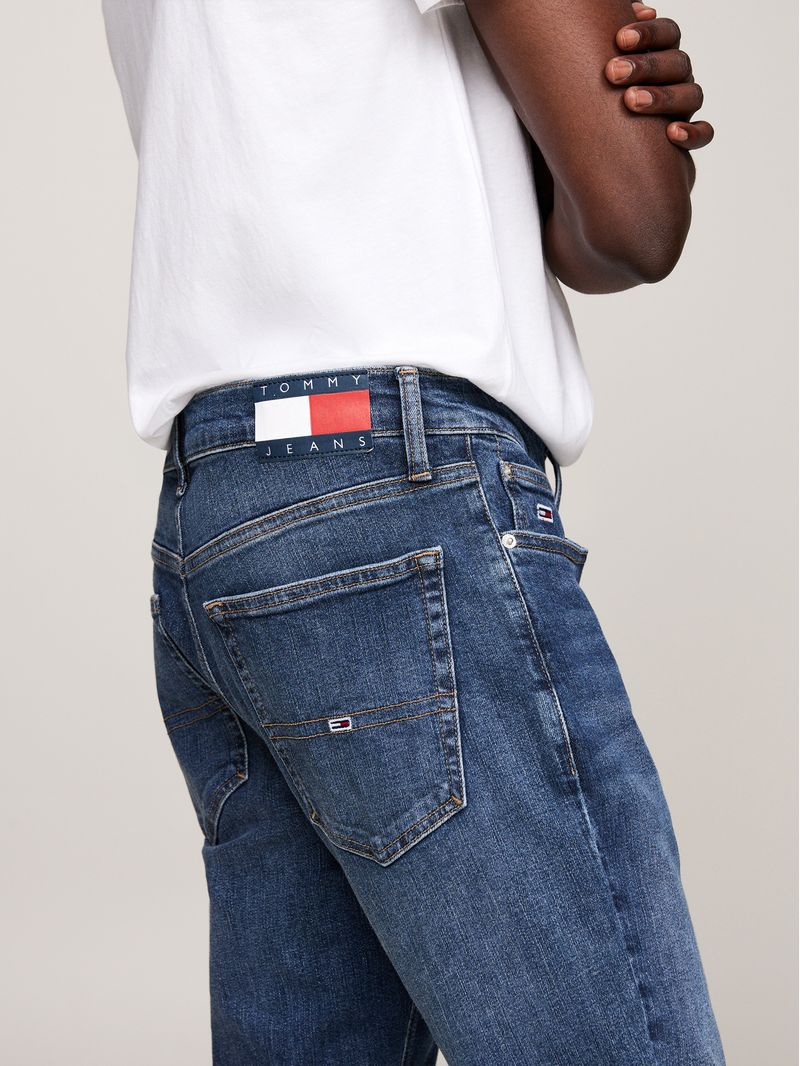 label-3