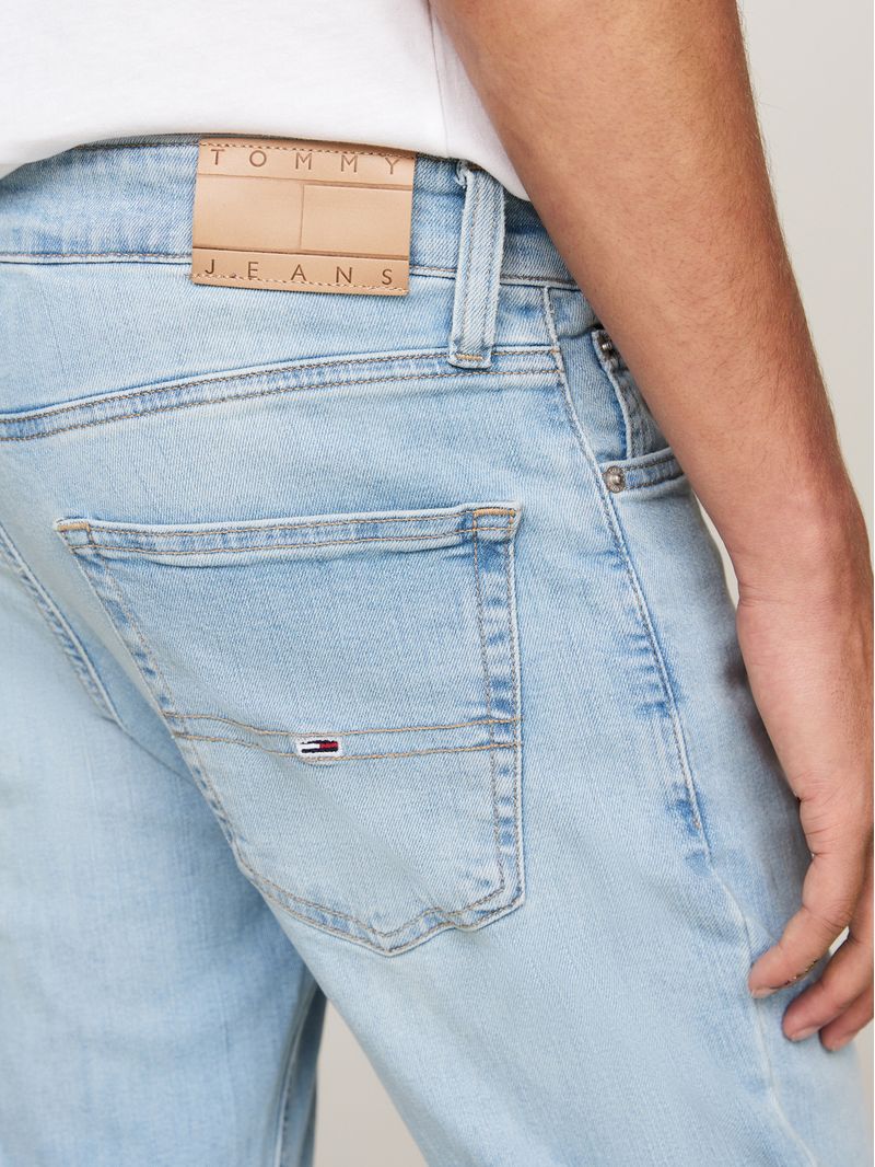 label-3