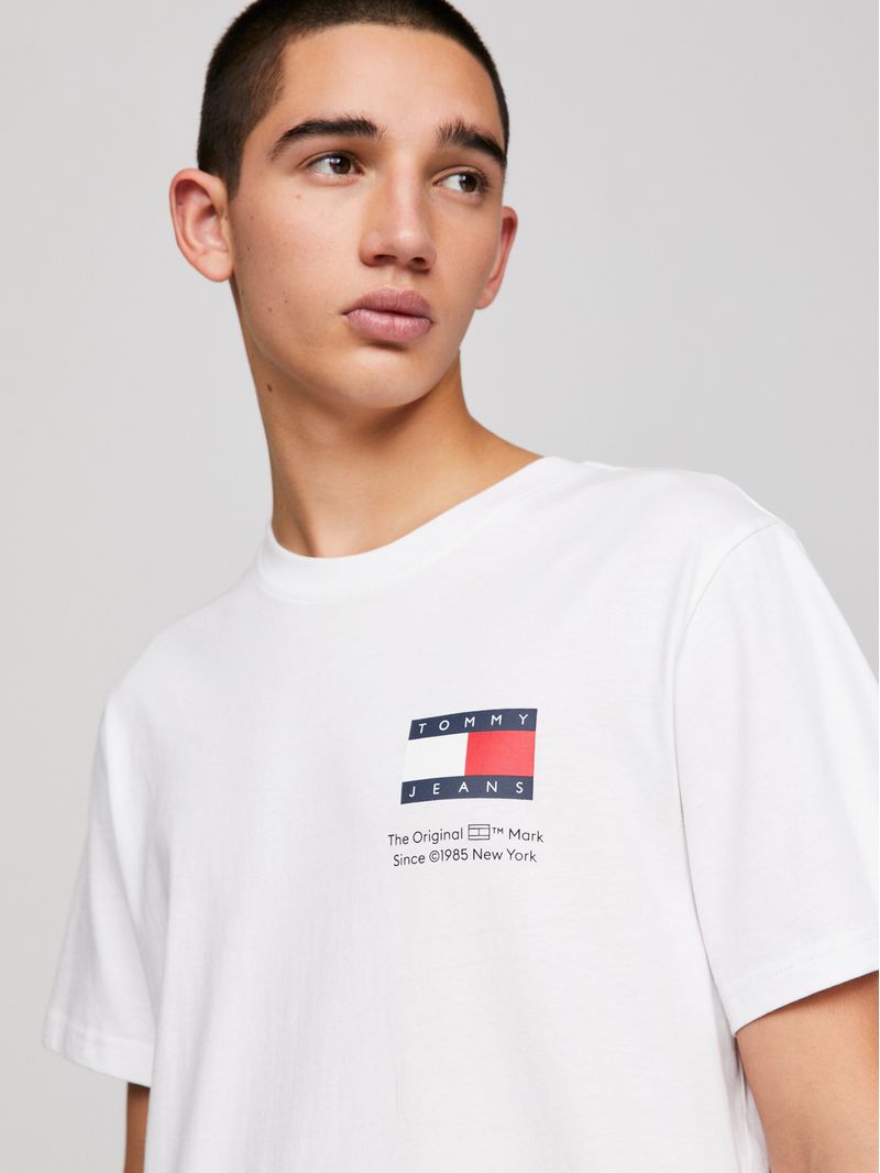 Polera-Essential-Con-Logo
