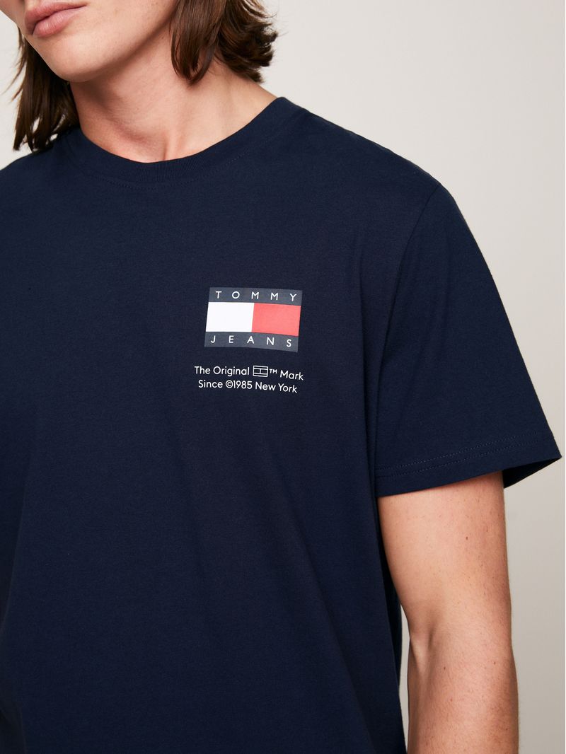 Polera-Essential-Con-Logo