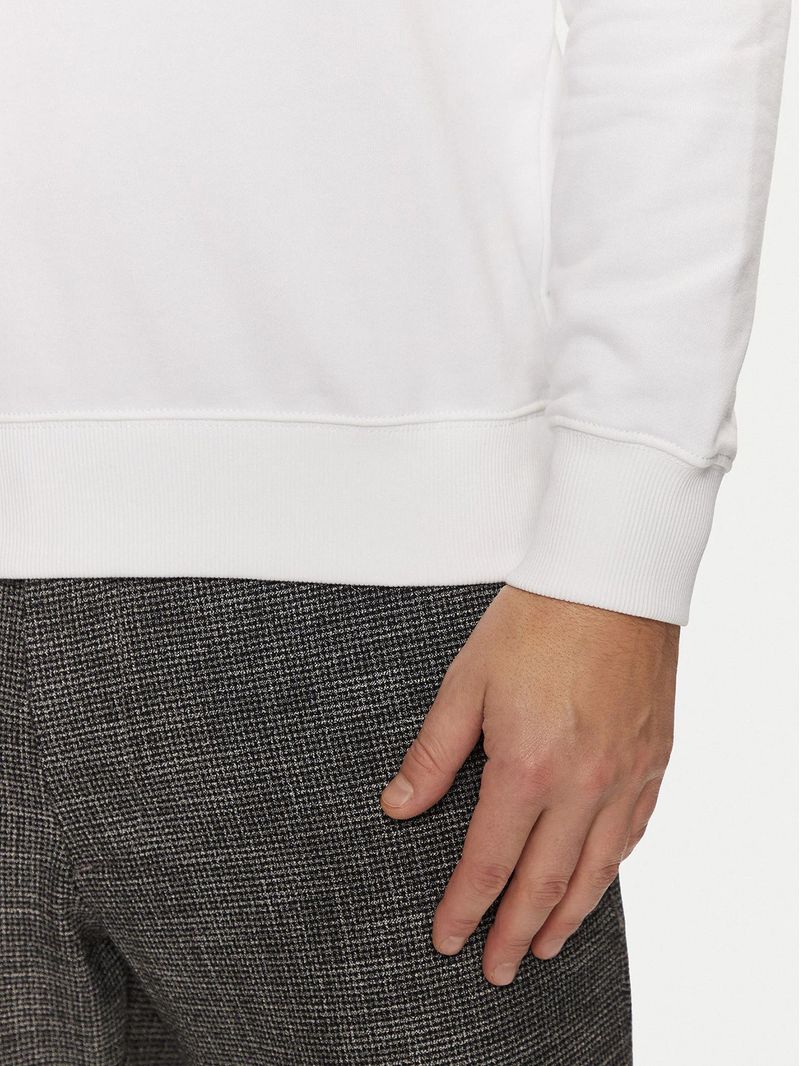 label-4