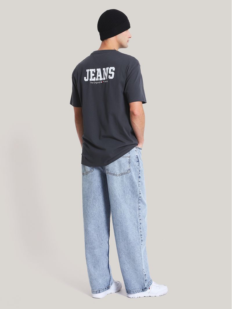 Polera-Con-Logo-En-Espalda-Y-Pecho