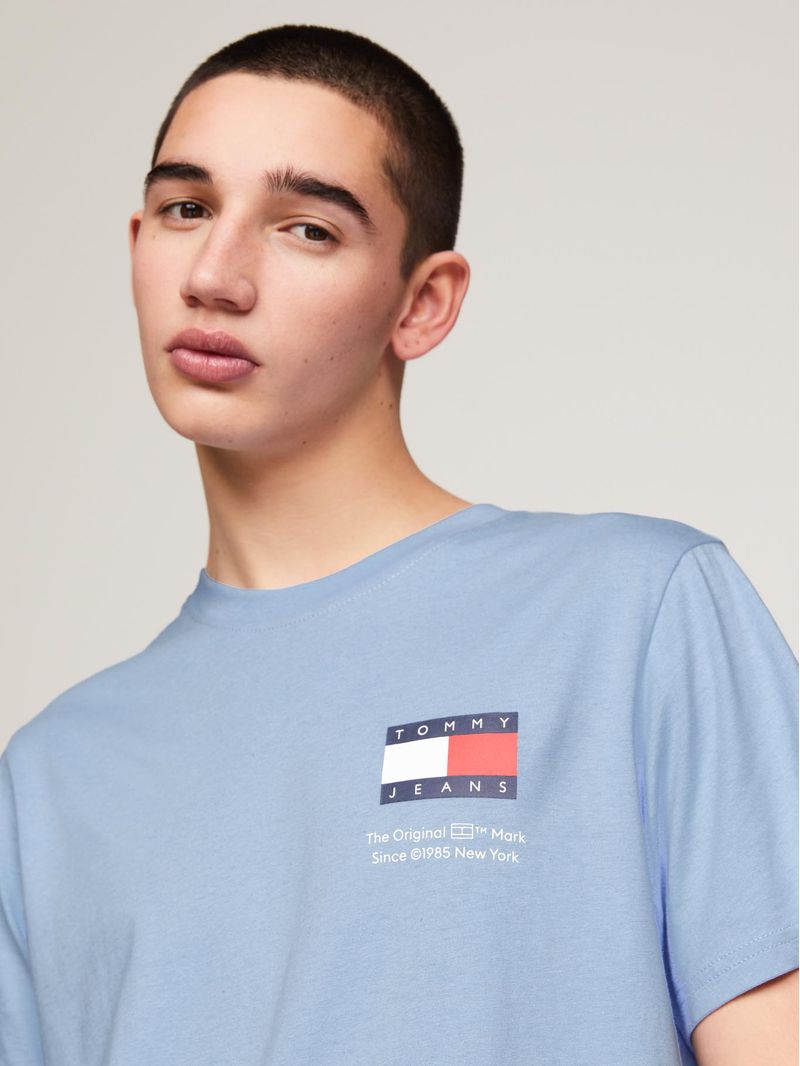 Polera-Essential-Con-Logo