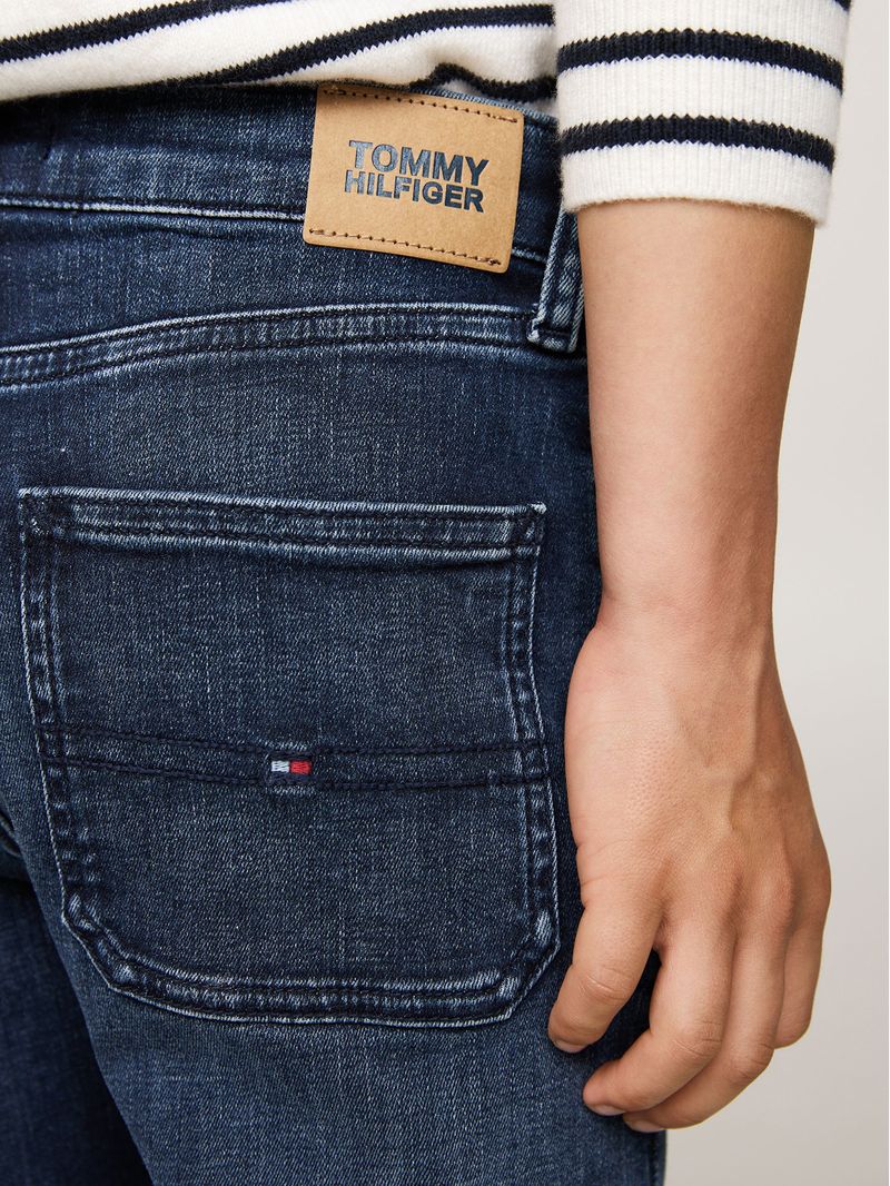 label-3