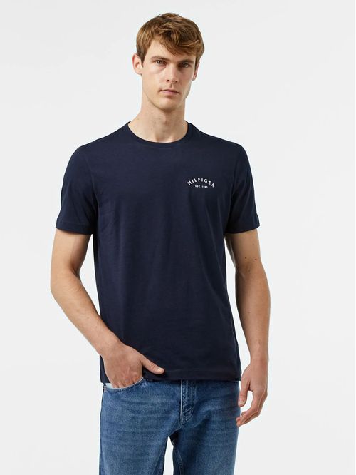 Polera Con Logo En La Espalda