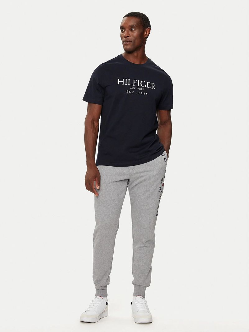 Polera-Con-Logo-Monotype