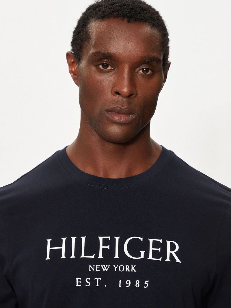 Polera-Con-Logo-Monotype