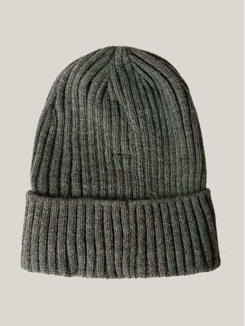 Gorro de canalé con insignia de logo