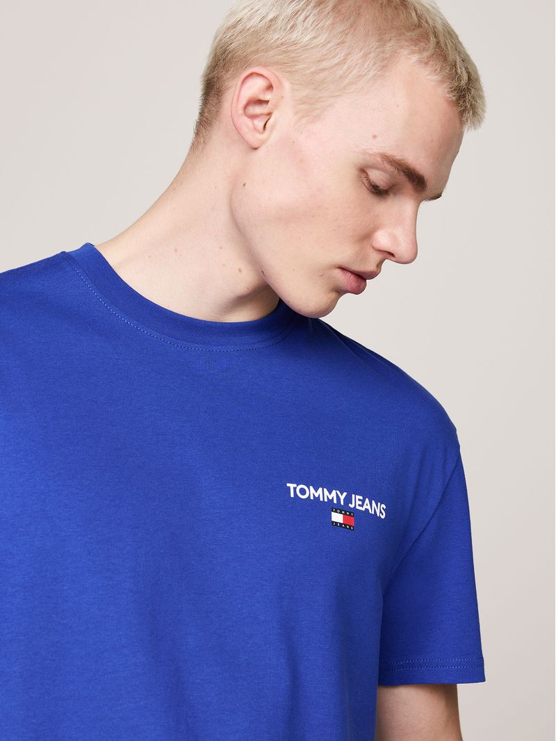 Polera-Con-Logo-En-La-Espalda