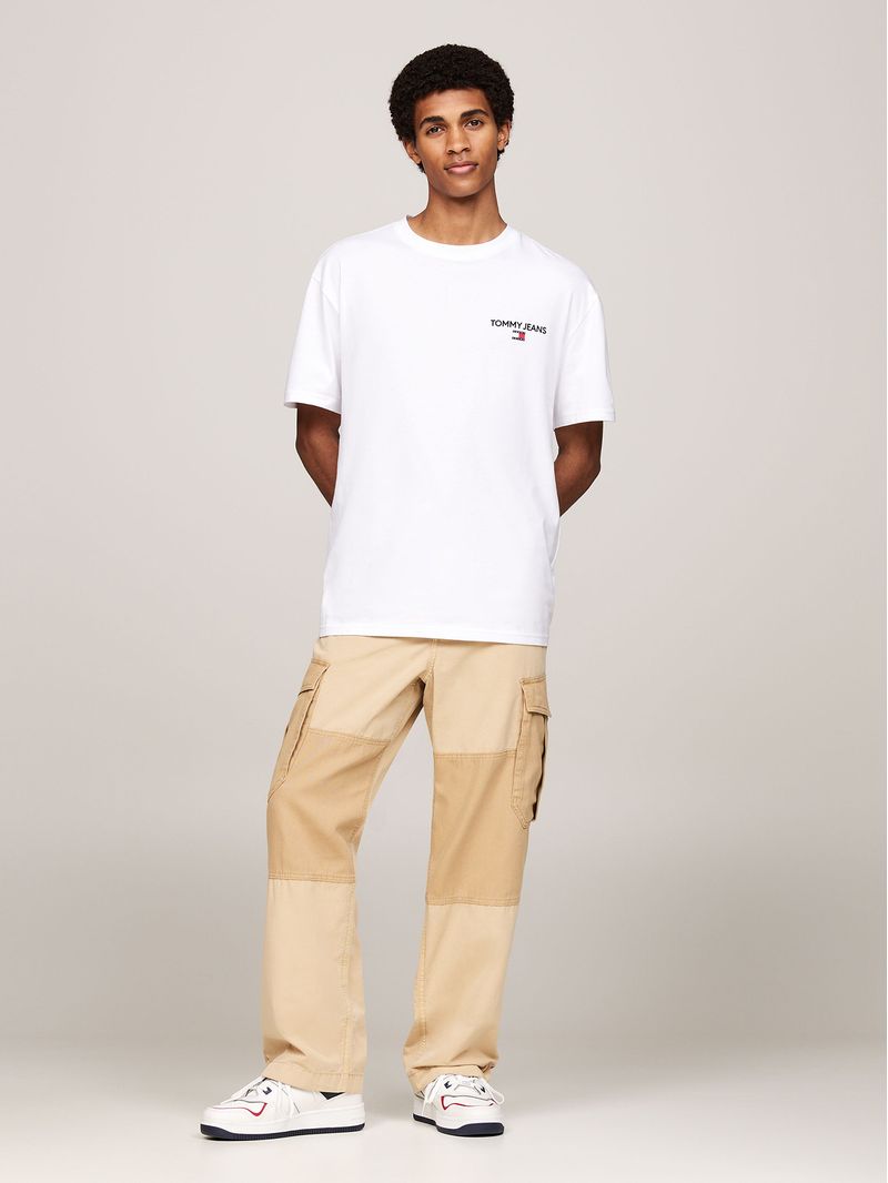 Polera-Con-Logo-En-La-Espalda