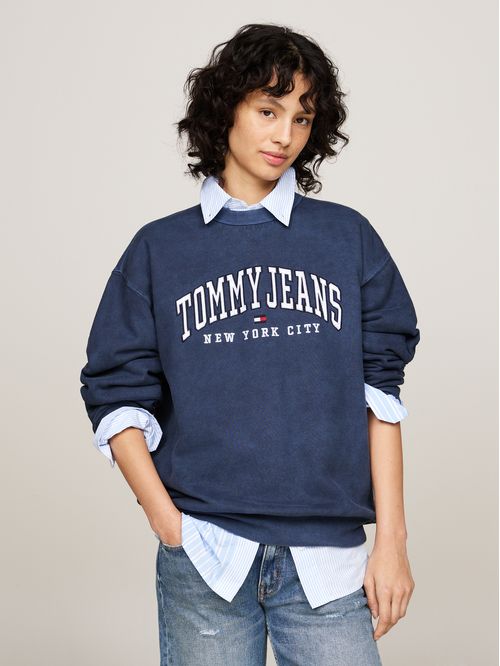 Polerón Varsity Logo Con Corte Amplio