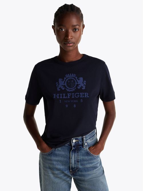 Polera Varsity Crest Logo