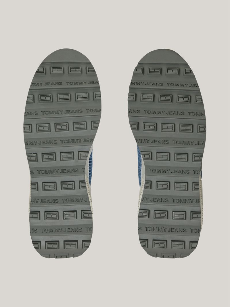 label-3