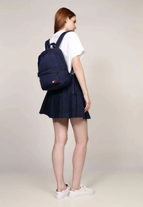 Mochila Essential Daily Con Logo