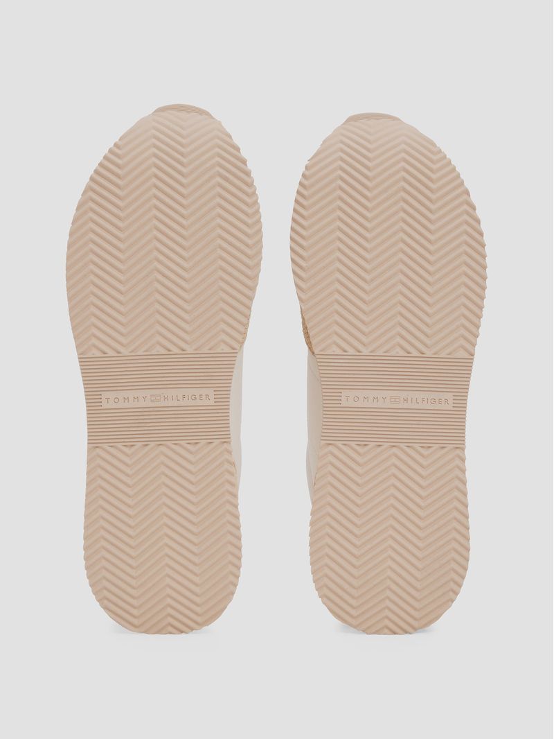 label-3