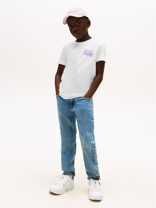 Polera Con Logo De Estilo Grafiti